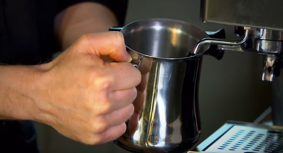 S&aring;dan skummes m&aelig;lk