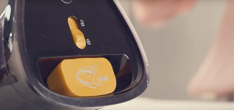 S&aring;dan afkalker du dit strygejern, video