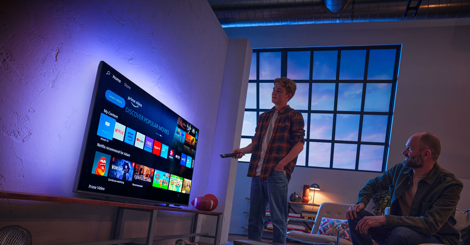 To m&aelig;nd interagerer med et Titan OS