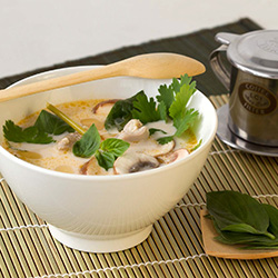 Thailandsk Kokosmælksuppe Med Kylling (Thai Tom Kha) | Philips