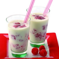 Æblesmoothie Med Kærnemælk Og Hindbær | Philips